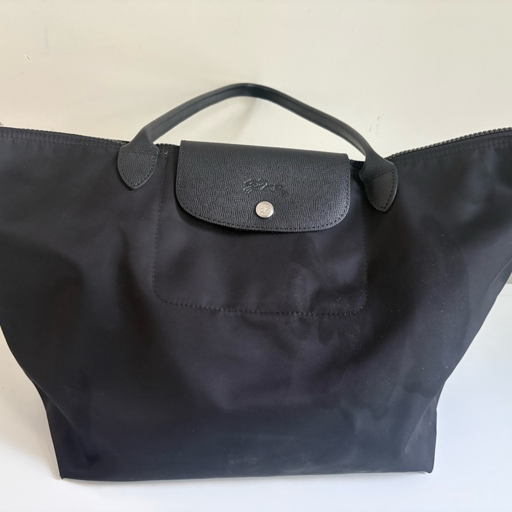 Longchamp Elegant Black Handbag
